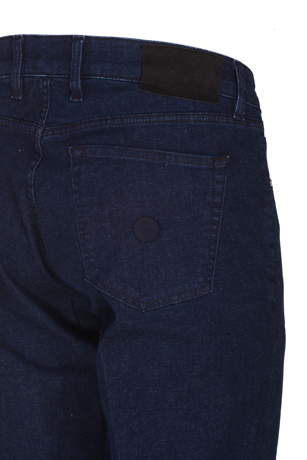 shop DON THE FULLER Saldi Jeans: Don The Fuller jeans "Wilson" in cotone.
Chiusura con bottone e zip.
Modello cinque tasche.
Vestibilità regolare.
Composizione: 90% Cotone 10% Elastan.
Fabbricato in Italia.. WILSON DTF ISOLA FW1752-B number 5643622
